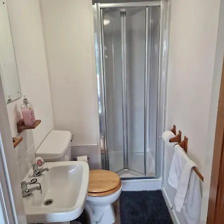 Lovely Cosy 2 In Shared Flat - *